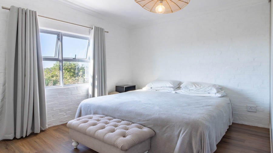5 Bedroom Property for Sale in Grotto Bay Western Cape